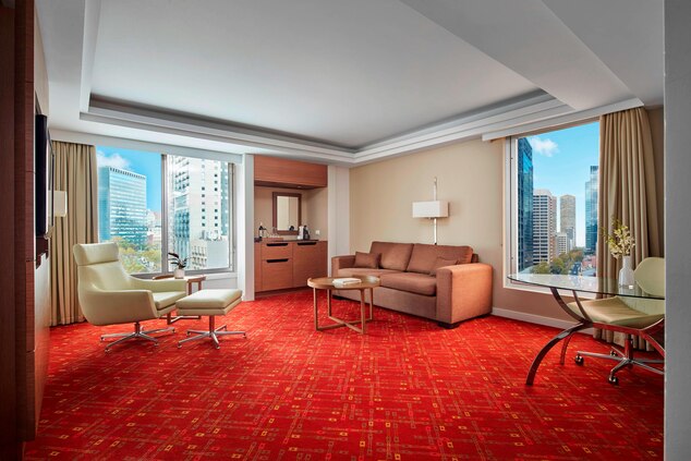 Melbourne Marriott King Suite