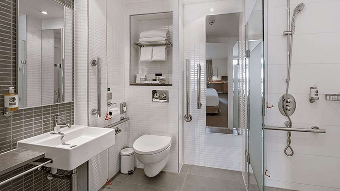 A guest bathroom at the DoubleTree by Hilton London 